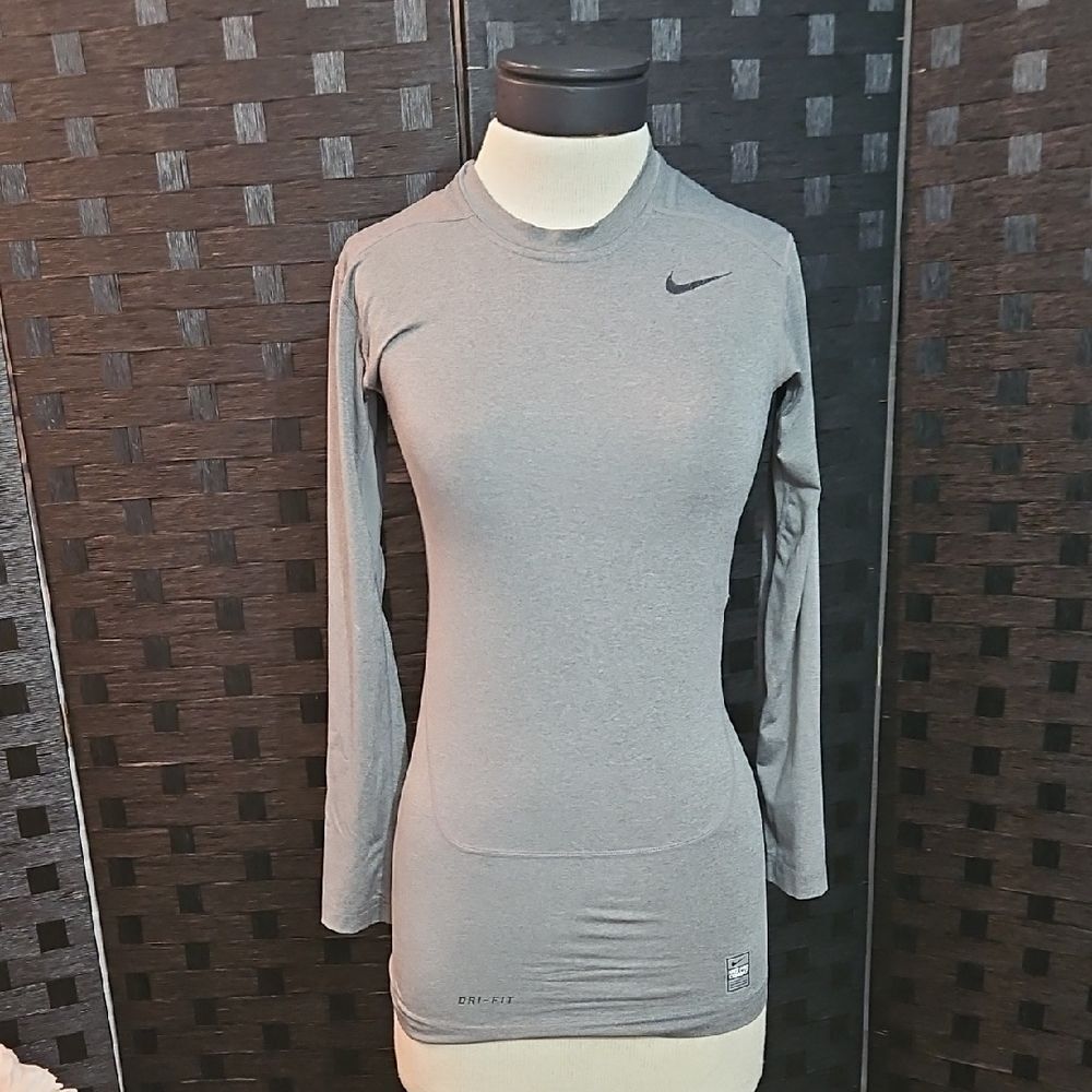 Nike Women's Pro Combat Gray Long Sleeve Top Size Small